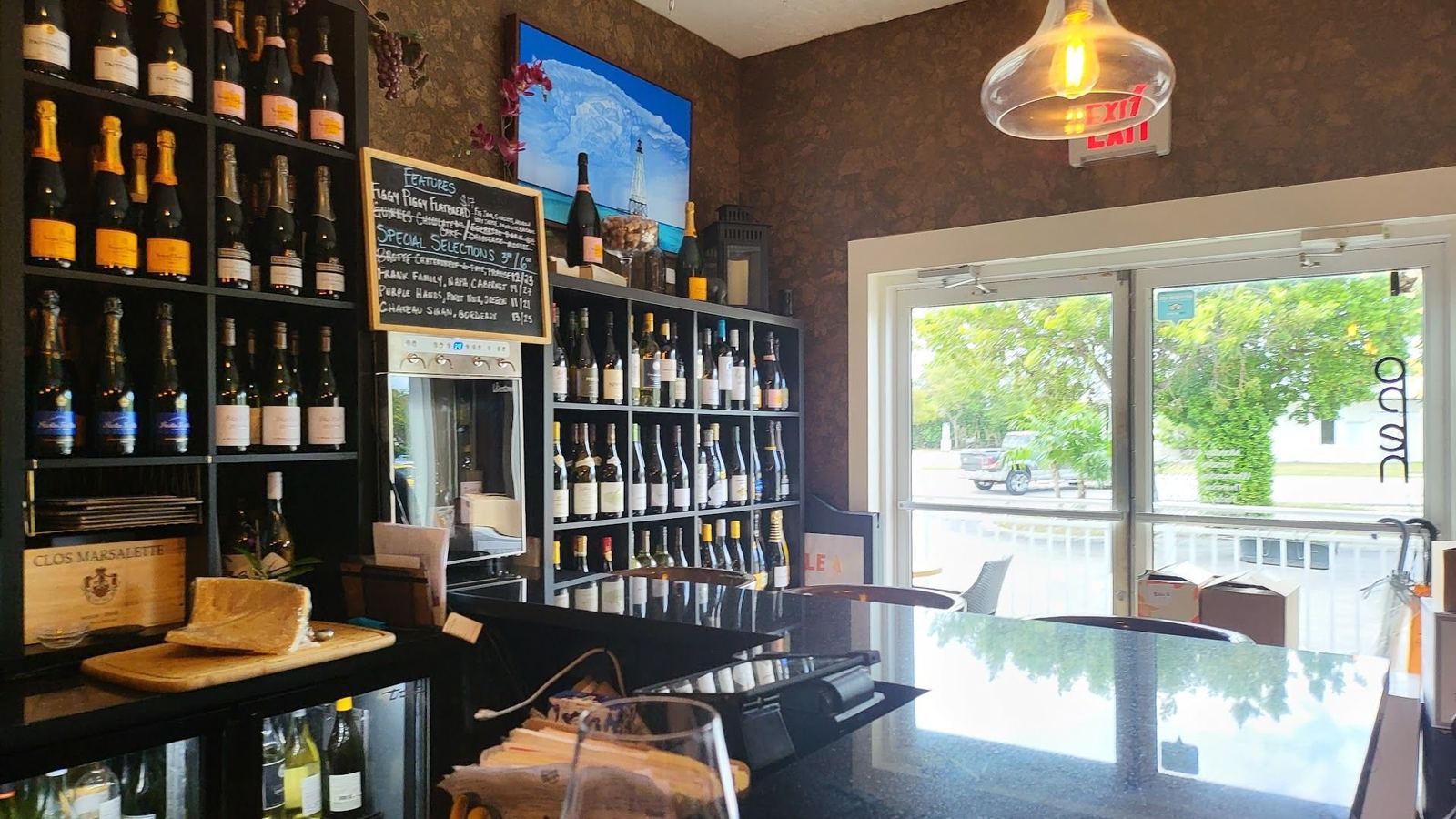 Obscure Wine Company in Inlet Beach on Scenic Highway 30A